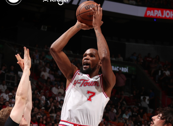 九游手游-火箭出现内讧！杜兰特空砍32分，申京阿门拖后腿，伊森叫板乌度卡|热火|凯文·杜兰特|谢泼德|阿德巴约|安德鲁·维金斯_新浪体育_新浪新闻