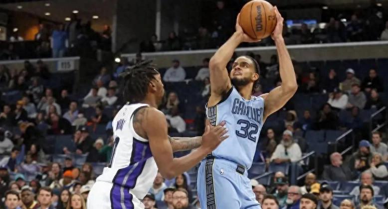 九游热门游戏-从场均3+2到10+6，开拓者弃将“人挪活”，球迷：杨瀚森也试试？